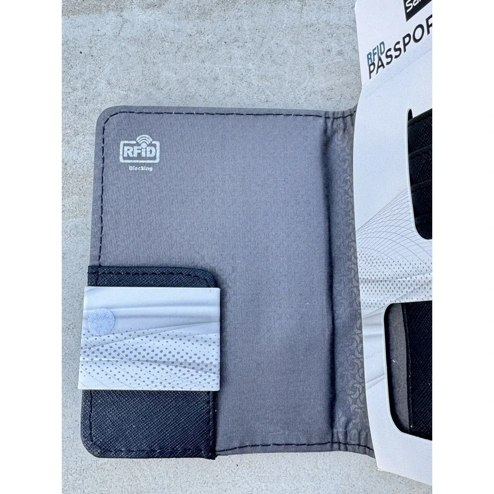Samsonite RFID Passport Cover  - Black BRAND NEW